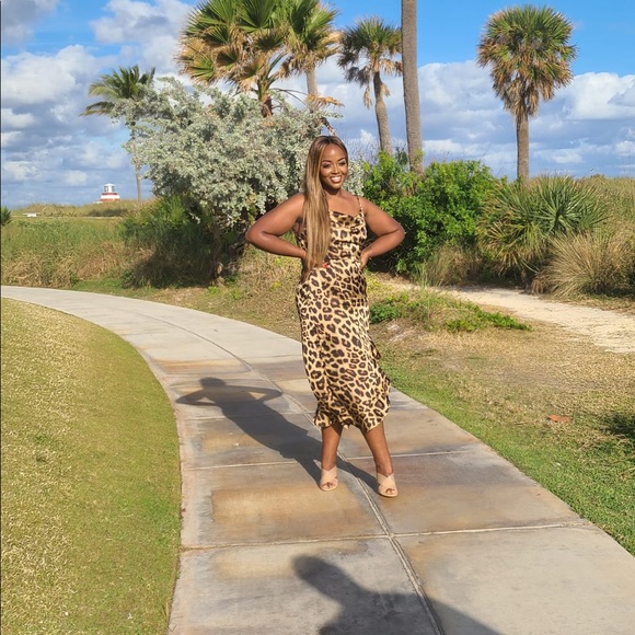 Leopard Ruffle Dress - Picture 3 of 6